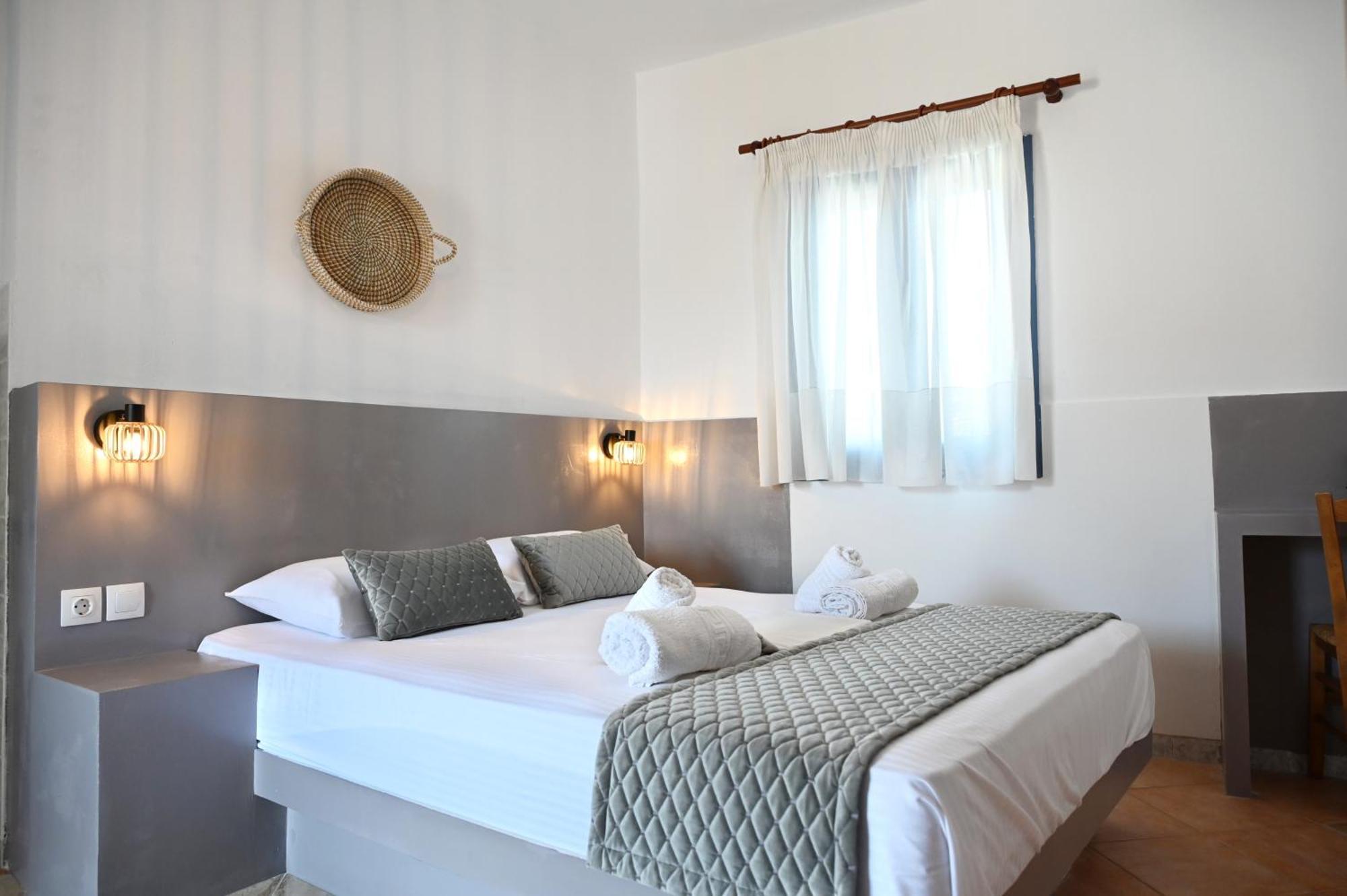 Oneiro Rooms Kythnos Kanala Exterior photo